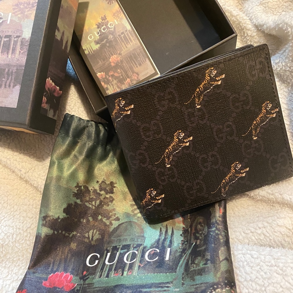 Gucci wallet